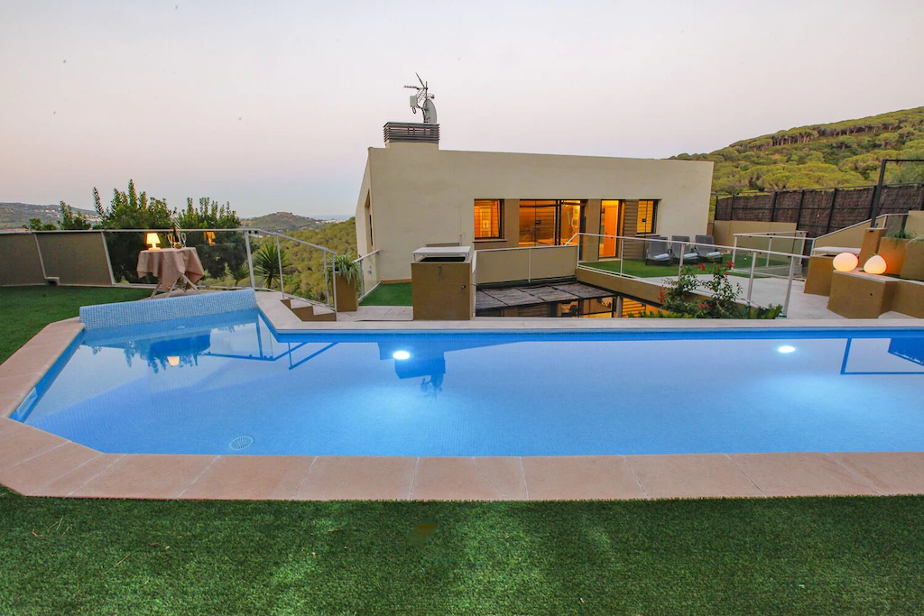 Modern house next to the beach in Argentona