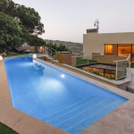Modern house next to the beach in Argentona