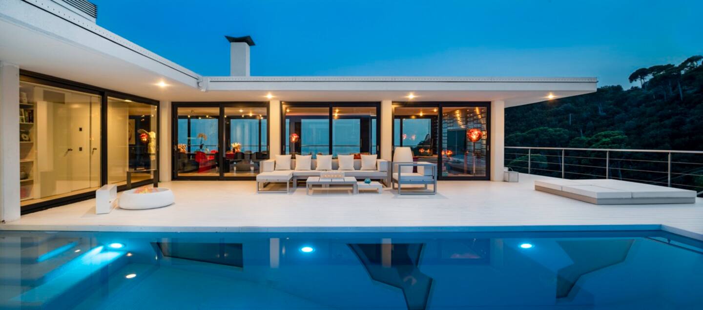 Ibiza style Mansion 10 minutes from Barcelona