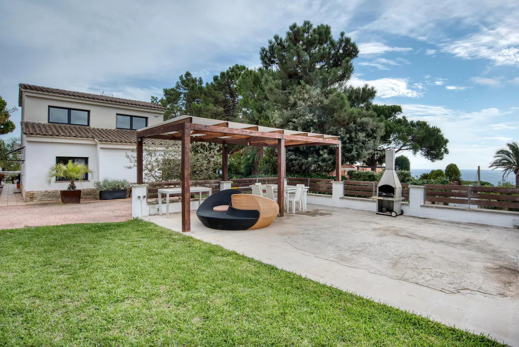 Villa in Sant Pol de Mar with Infinity pool