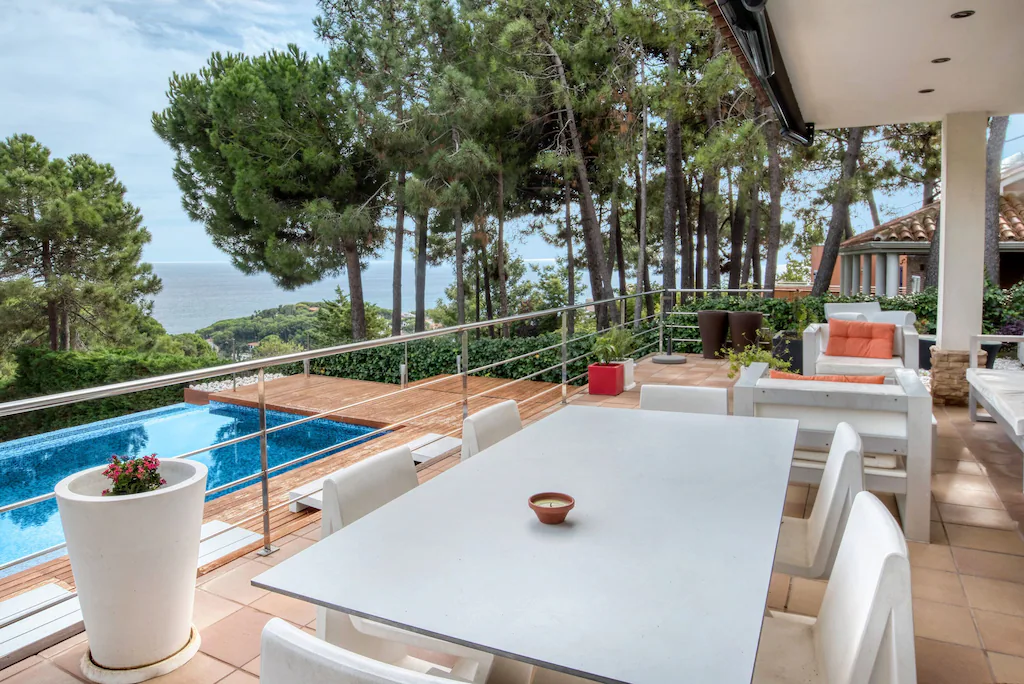 Villa in Sant Pol de Mar with Infinity pool