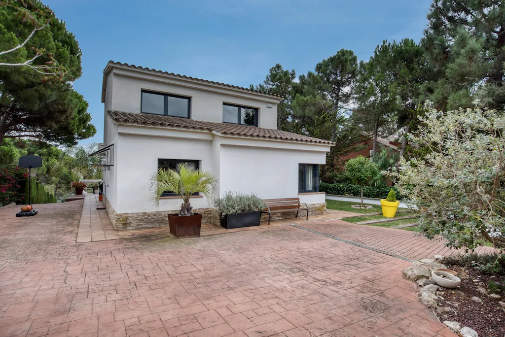 Villa in Sant Pol de Mar with Infinity pool